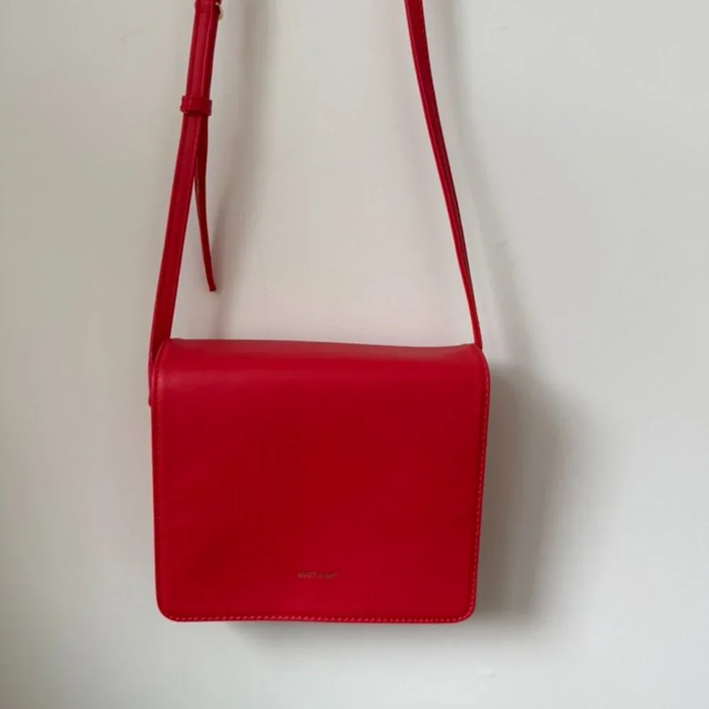 Matt & Nat Dover Vegan Crossbody Bag – Cinnamon Red - Picture 4 of 6